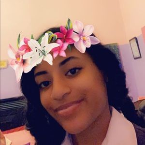 Meet your Posher, Ayzia